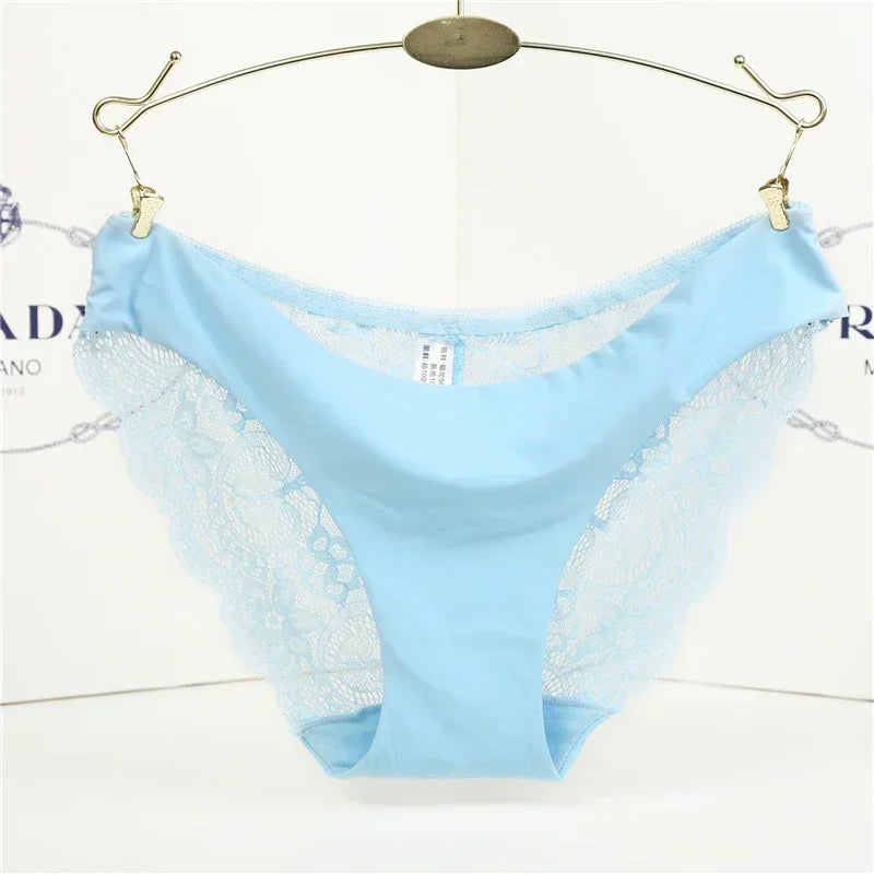 Women's Seamless Lace Briefs – Breathable Cotton Comfort (1 Pair)