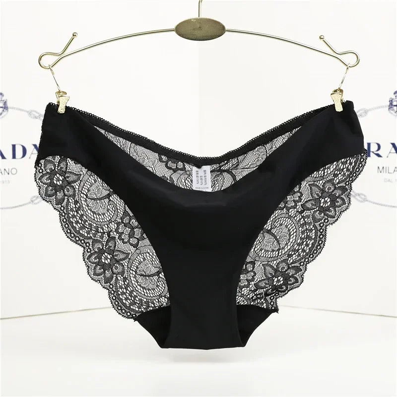 Women's Seamless Lace Briefs – Breathable Cotton Comfort (1 Pair)