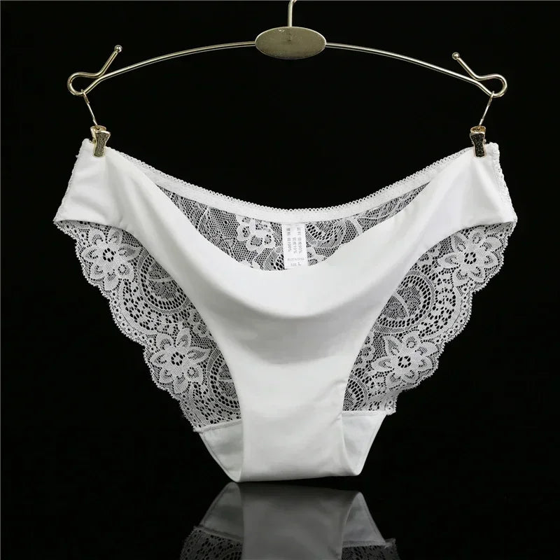 Women's Seamless Lace Briefs – Breathable Cotton Comfort (1 Pair)